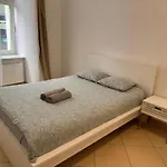 Apartment Golebia *