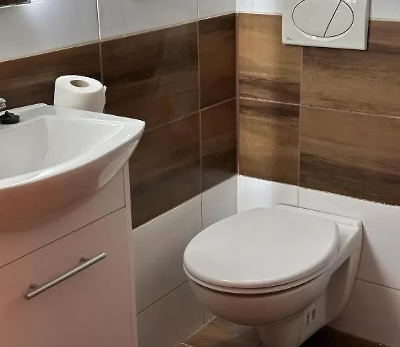 Golebia بوزنان